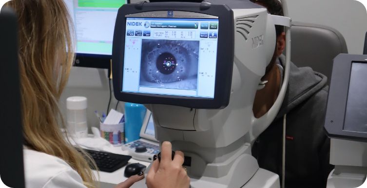 Optométriste et consultation pré-opératoire en chirurgie réfractive